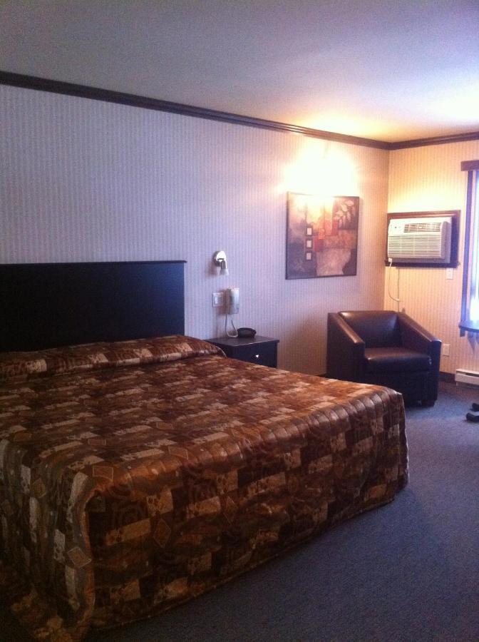 Ramada By Wyndham Laval Hotel Quarto foto