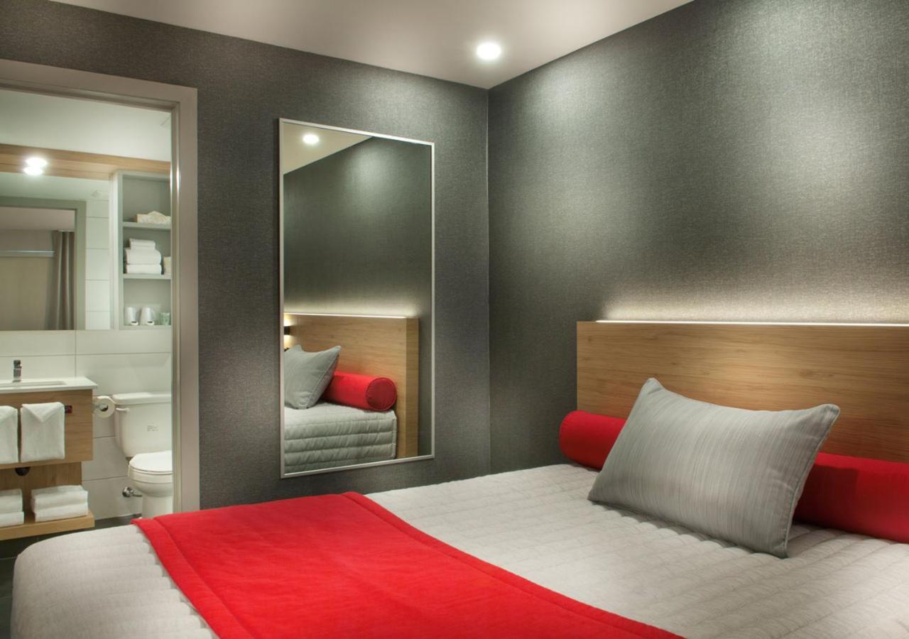 Ramada By Wyndham Laval Hotel Exterior foto
